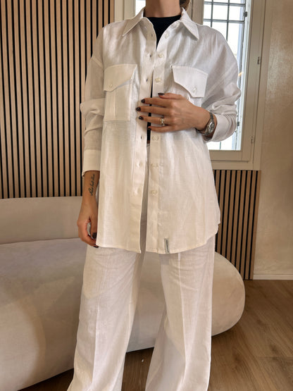 Camicia in lino con tasche frontali