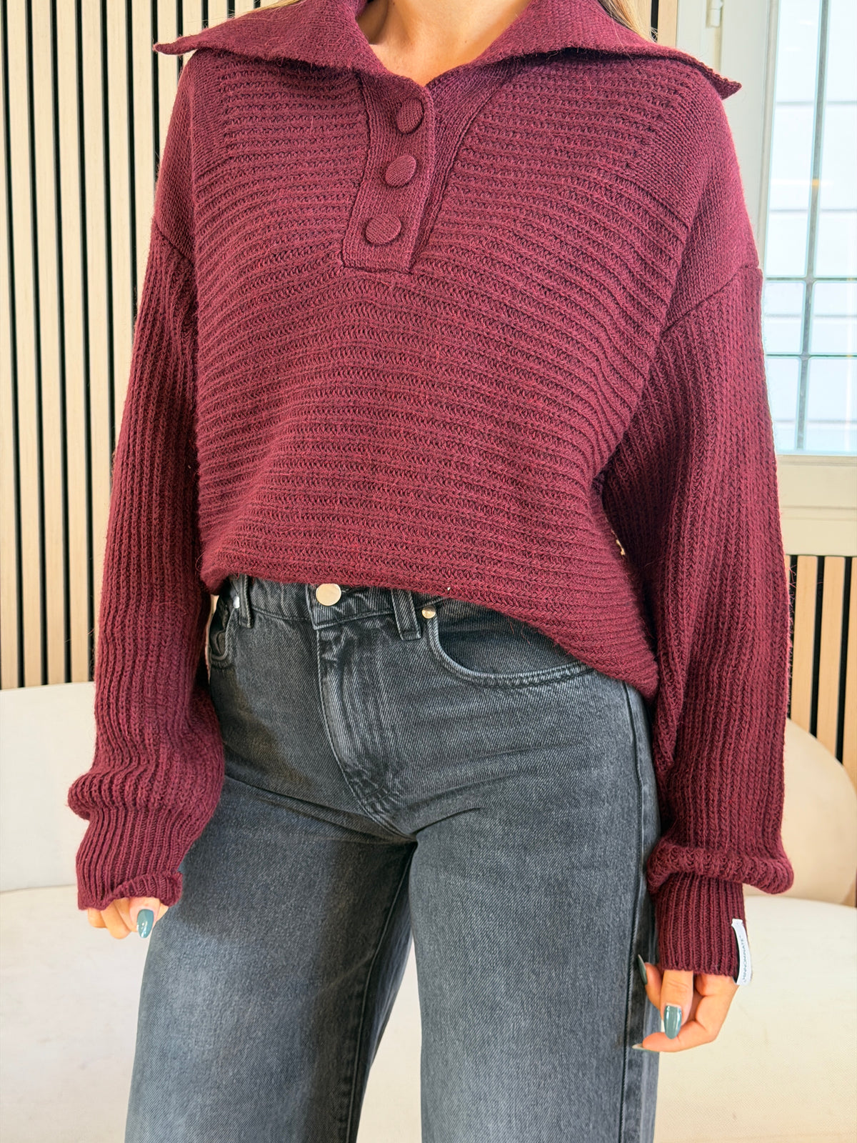 Maglia con collo alto bordeaux