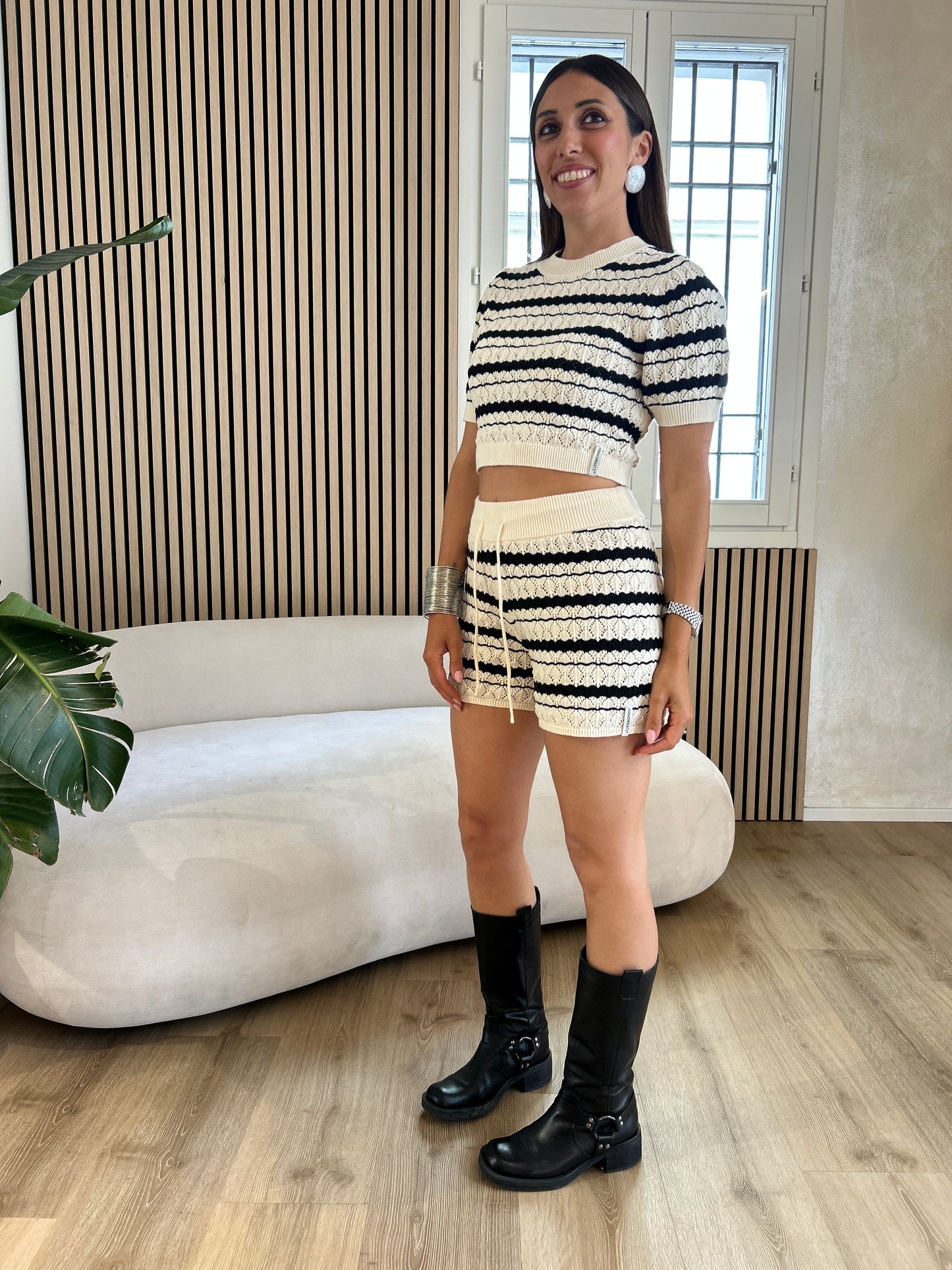 Crop top in maglia traforata rigata