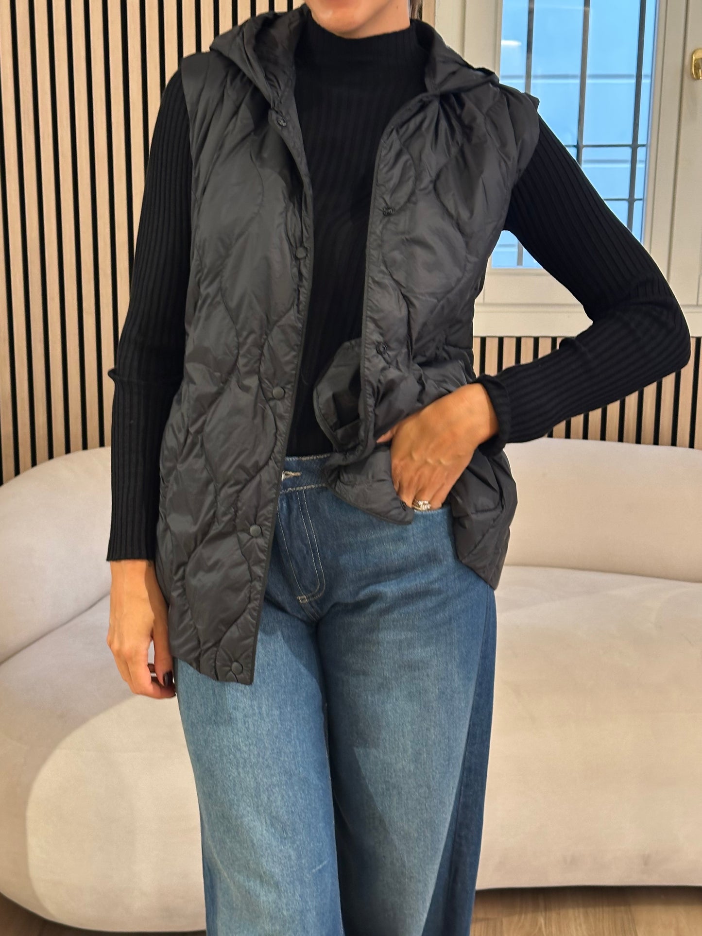 Giacca smanicata nera