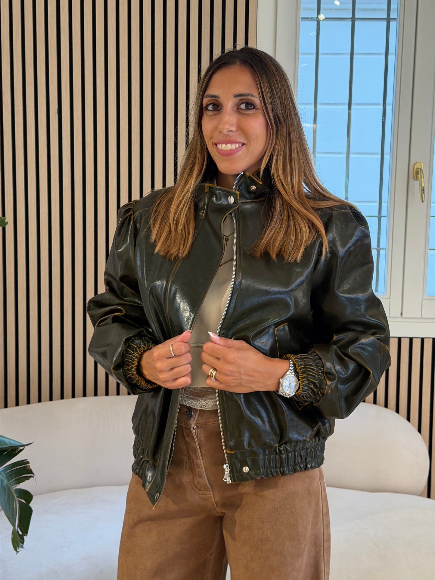 Bomber cangiante militare