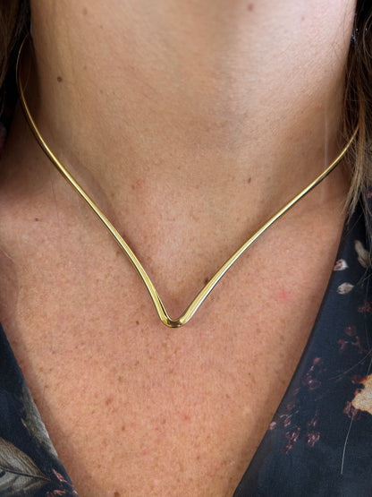 Collana girocollo a V