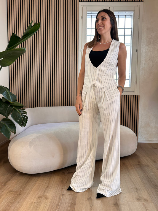 Pantalone a palazzo con pences in lino gessato