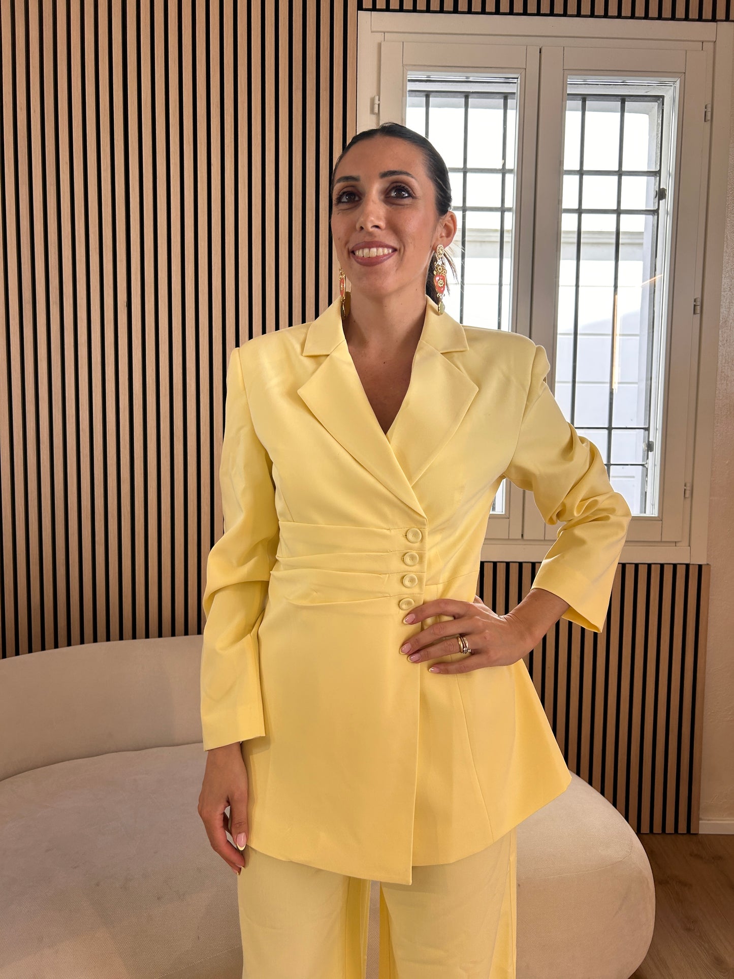 Giacca bottoni laterali gialla