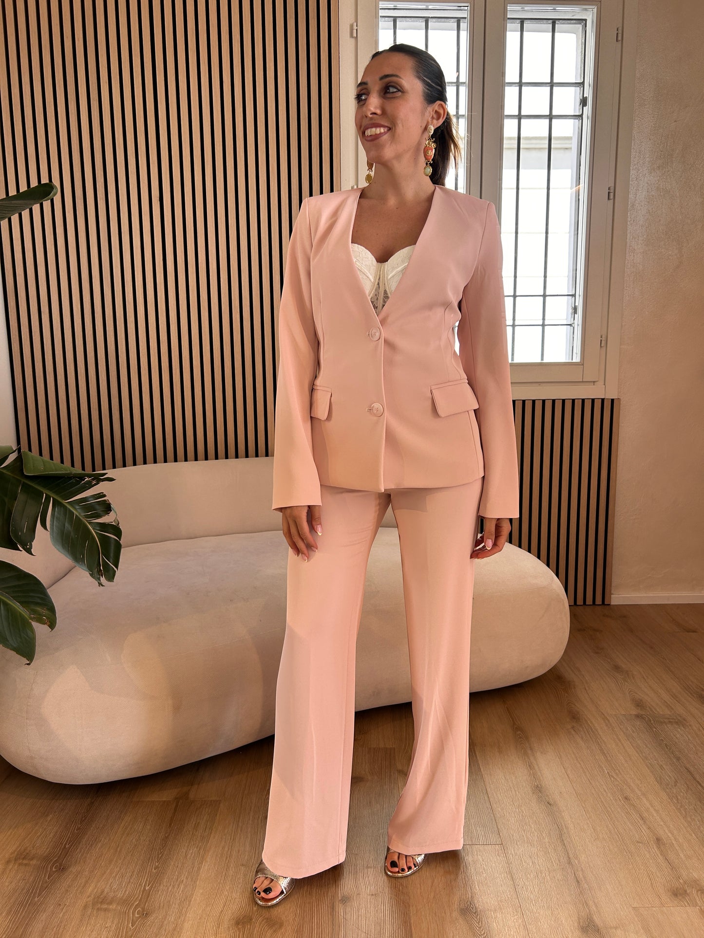 Giacca rosa con fusciacca pizzo