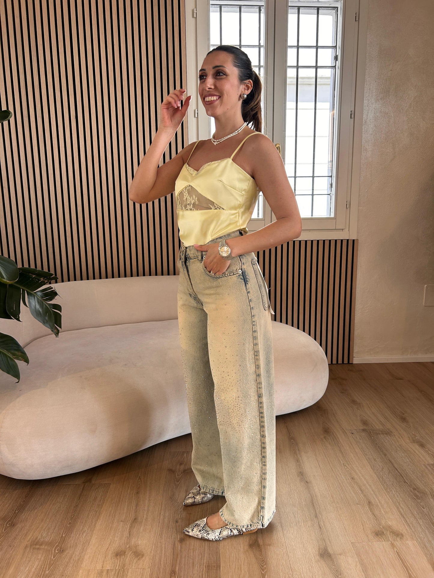 Canotta raso e pizzo canarino