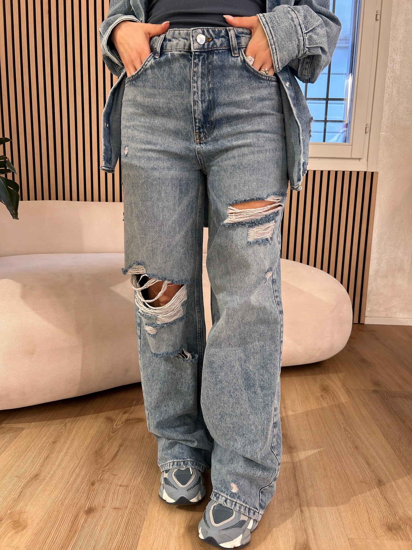 Jeans baggy fit in denim con rotture