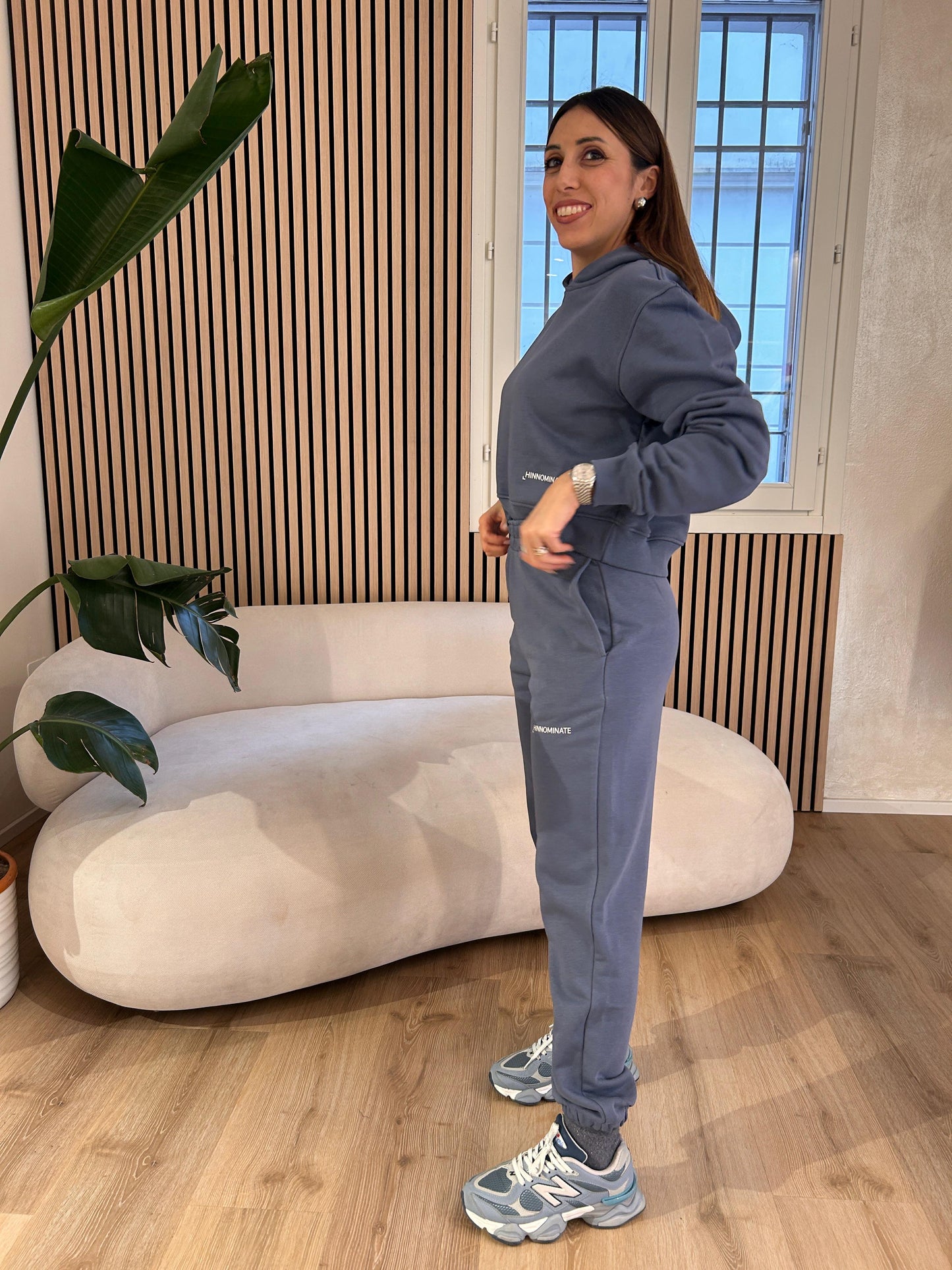 Pantalone basico asciutto in felpa grigio venere